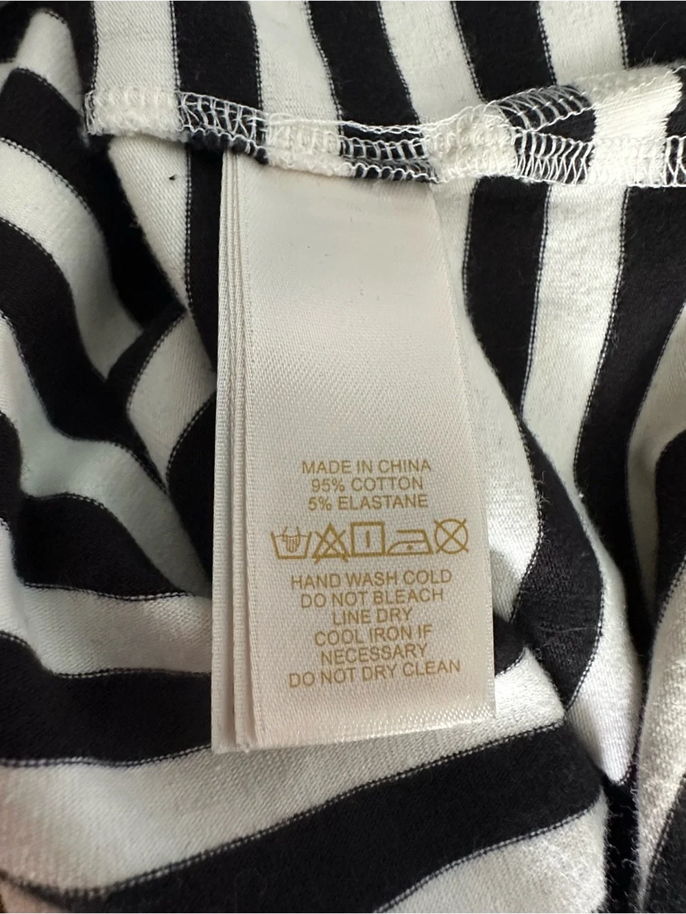 Kate Spade black and white Wheaton tee size Medium